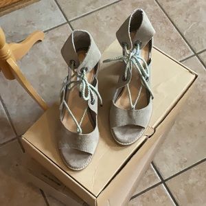 STEVE MADDEN Taupe Carahh Leather (Suede) Heeled Sandals Size 9M, NWB